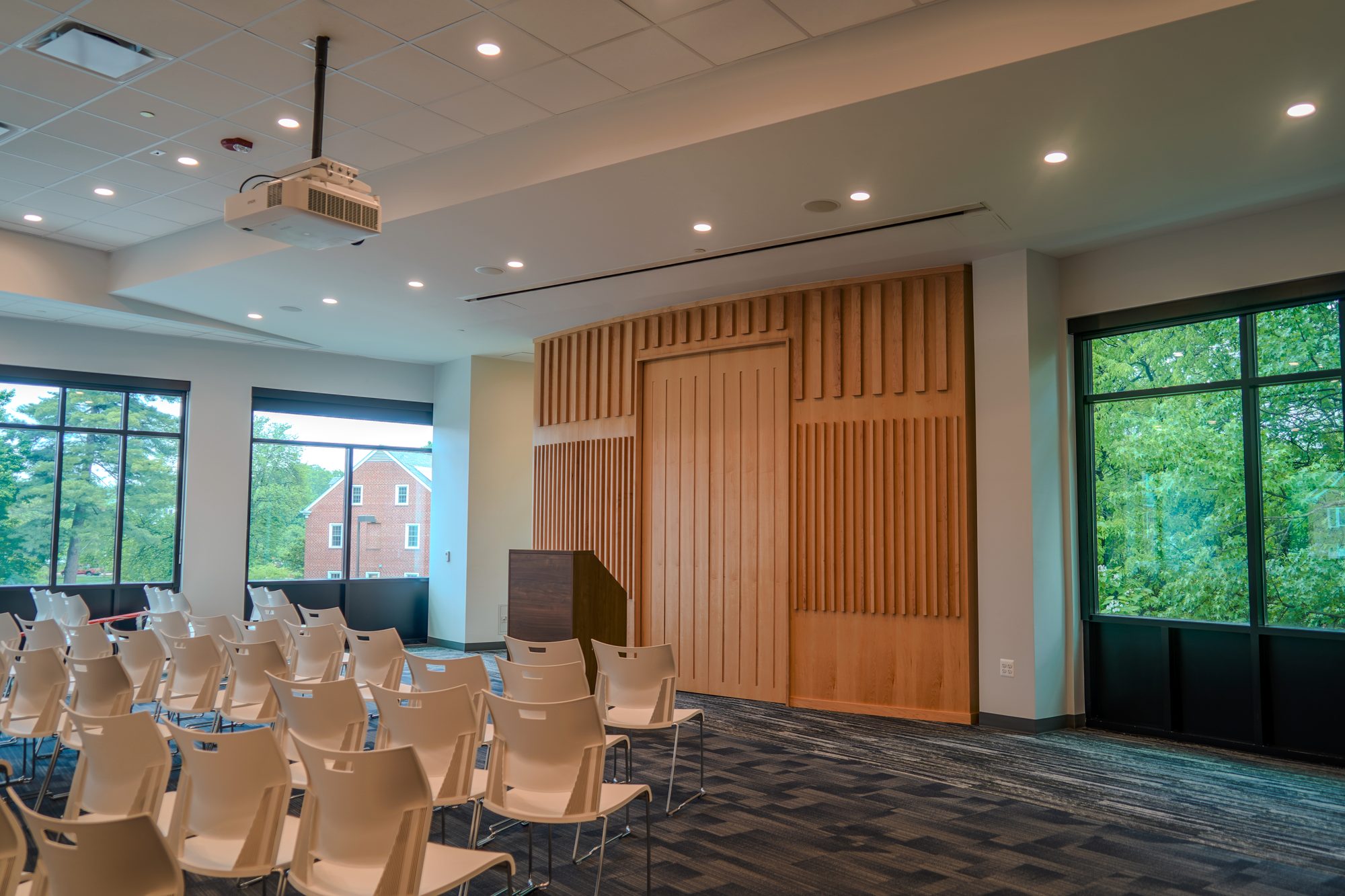 Finished technology-ready event hall integrated by NET-AV